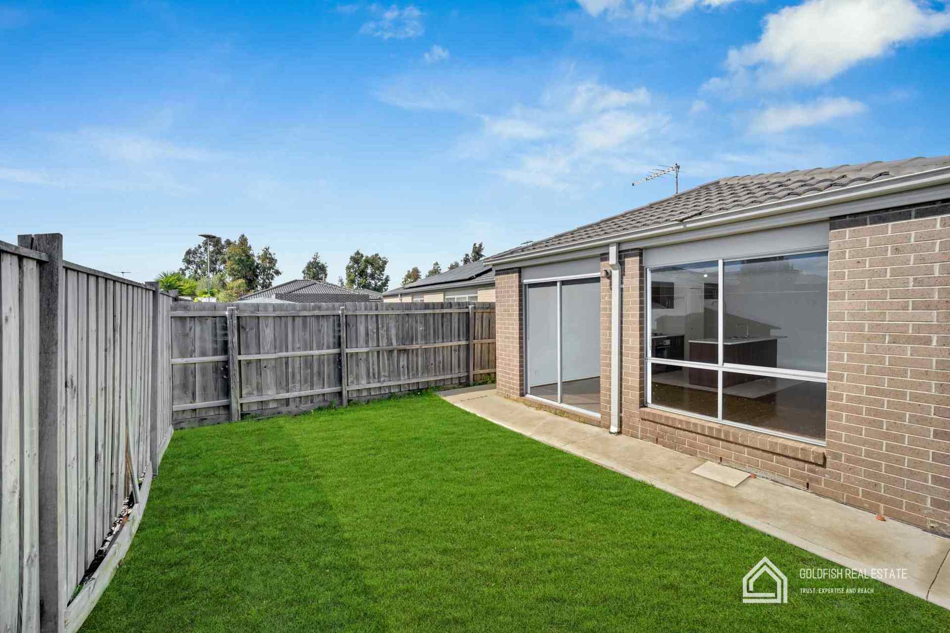 https://agentboxcdn.com.au/clients-data/8061/public_html/media/lt/1/1P0135/166522385718299989-rsd.jpg