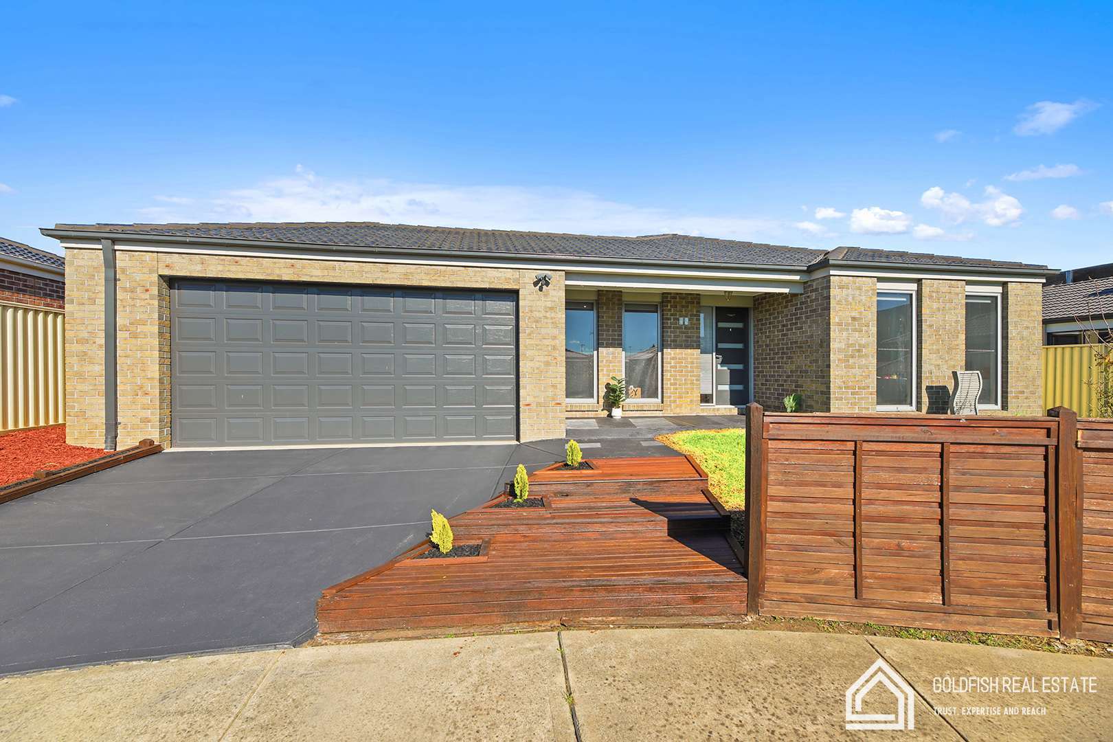 https://agentboxcdn.com.au/clients-data/8061/public_html/media/lt/1/1P0182/168420395559543726-rsd.jpg