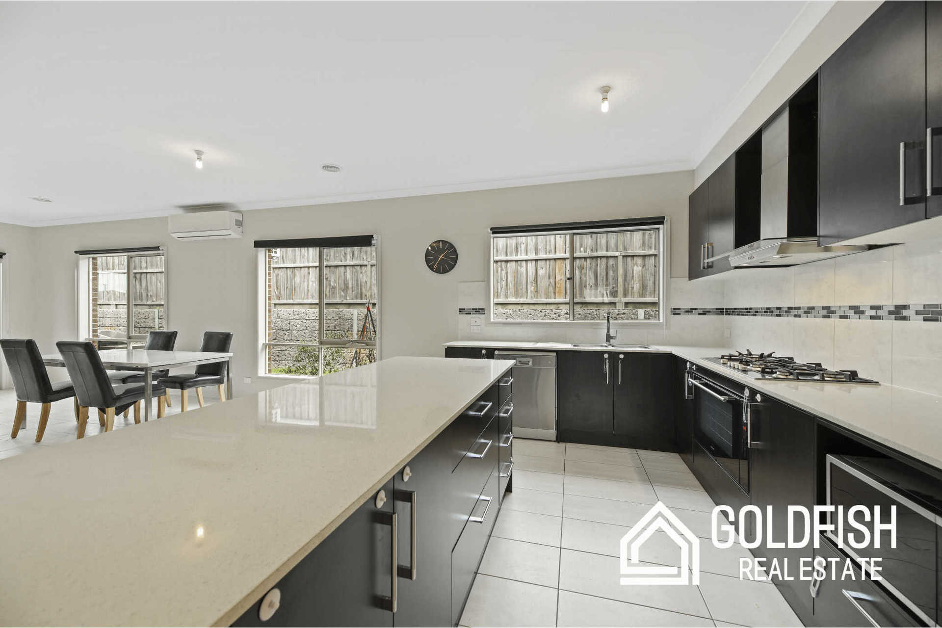 https://agentboxcdn.com.au/clients-data/8061/public_html/media/lt/1/1P0197/169033000340727506-rsd.jpg