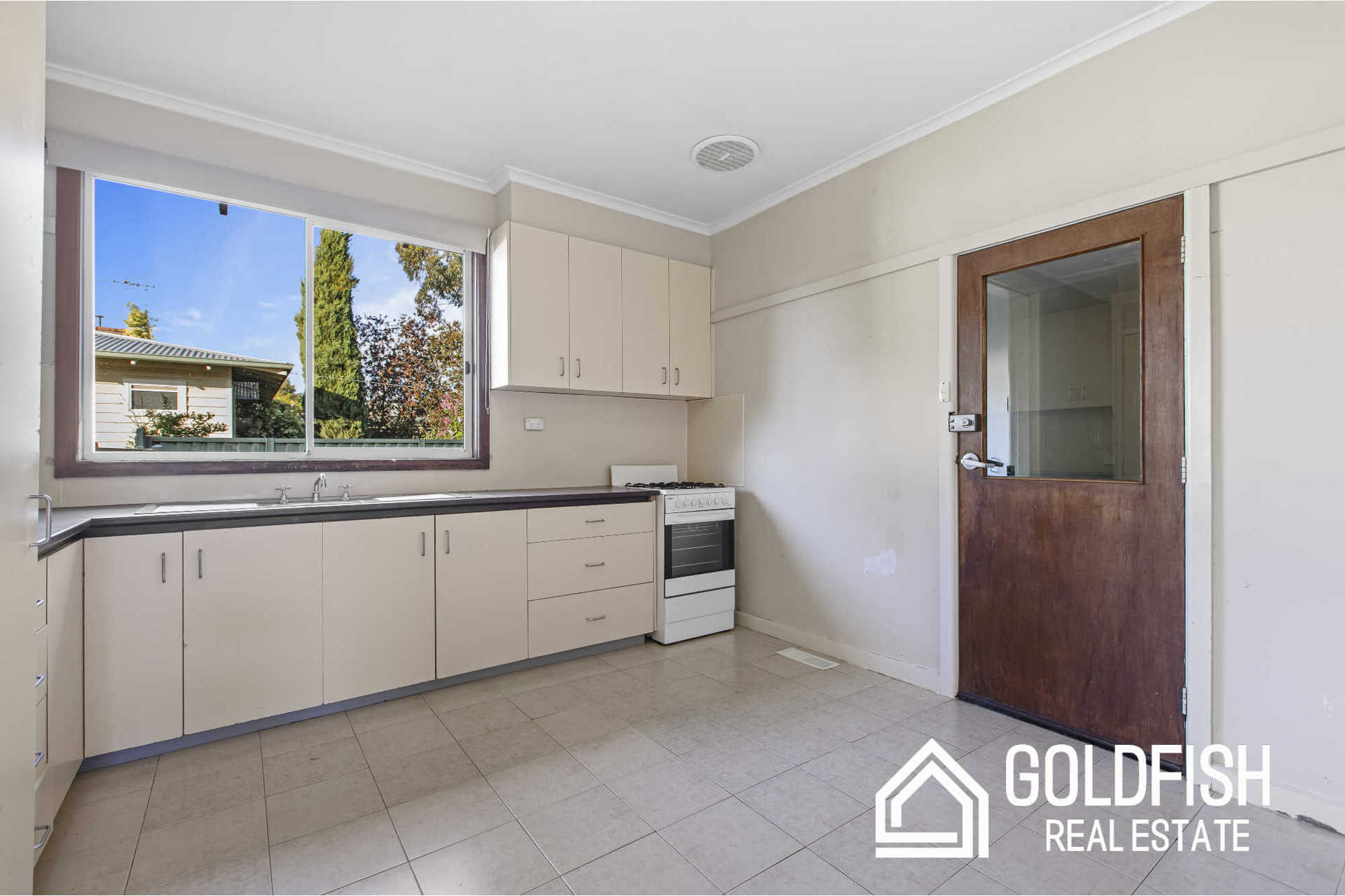 https://agentboxcdn.com.au/clients-data/8061/public_html/media/lt/1/1P0213/169656651852324401-rsd.jpg