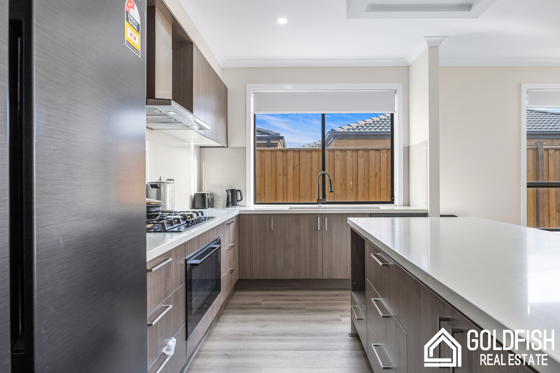 https://agentboxcdn.com.au/clients-data/8061/public_html/media/lt/1/1P0230/170063636619175820-rsd.jpg