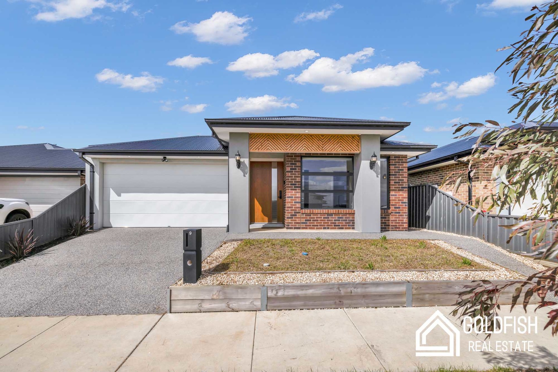 https://agentboxcdn.com.au/clients-data/8061/public_html/media/lt/1/1P0293/172760596596453629-rsd.jpg