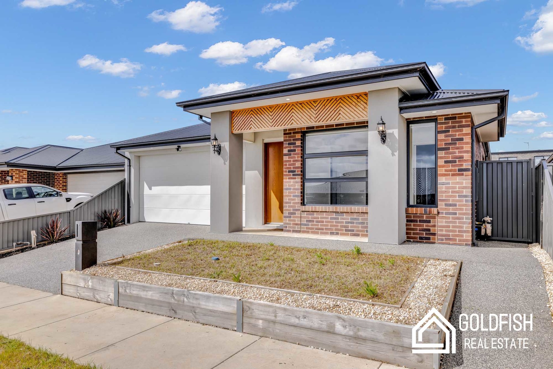 https://agentboxcdn.com.au/clients-data/8061/public_html/media/lt/1/1P0293/172760596644921620-rsd.jpg