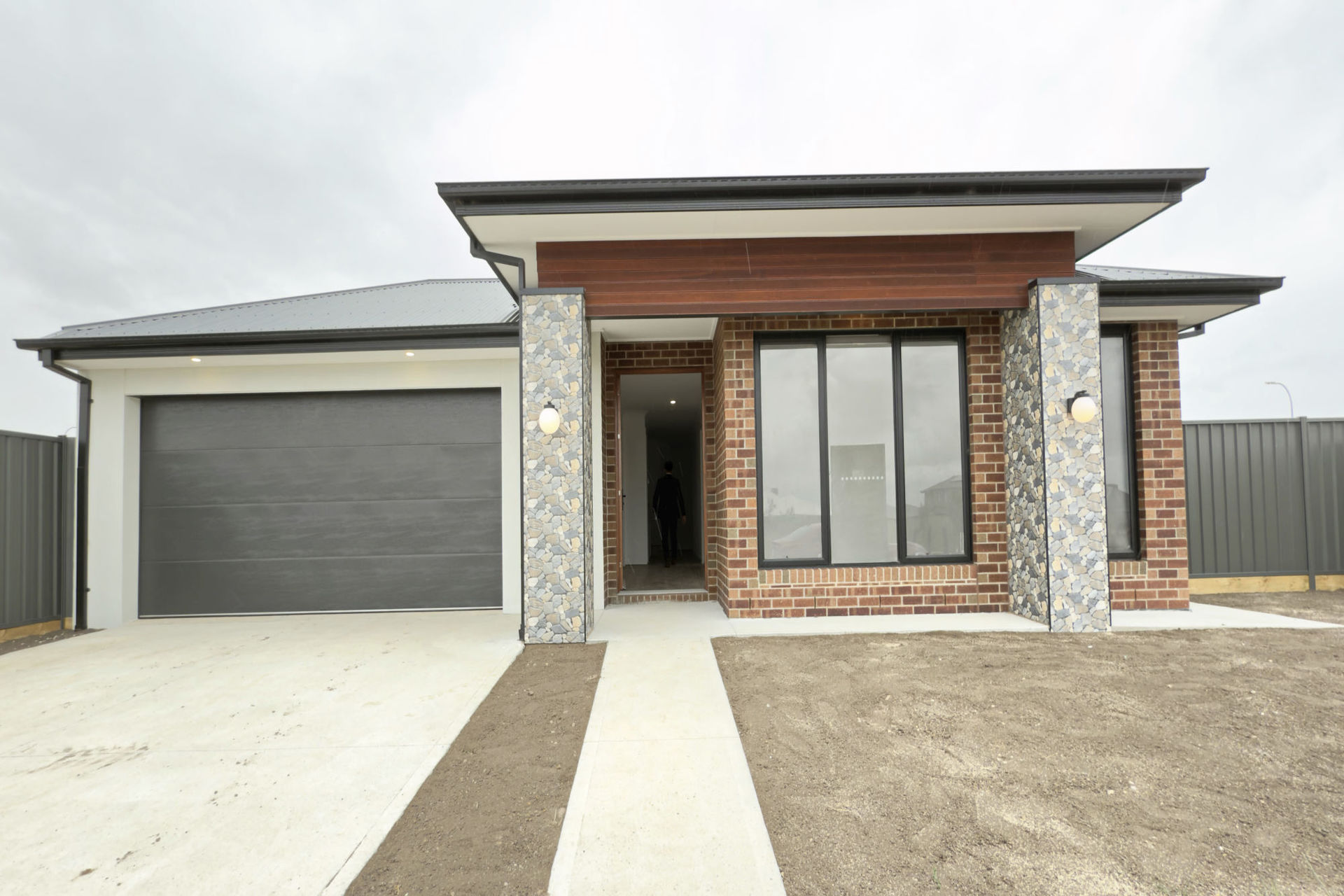 https://agentboxcdn.com.au/clients-data/8061/public_html/media/lt/1/1P0296/173762906578741372-rsd.jpg