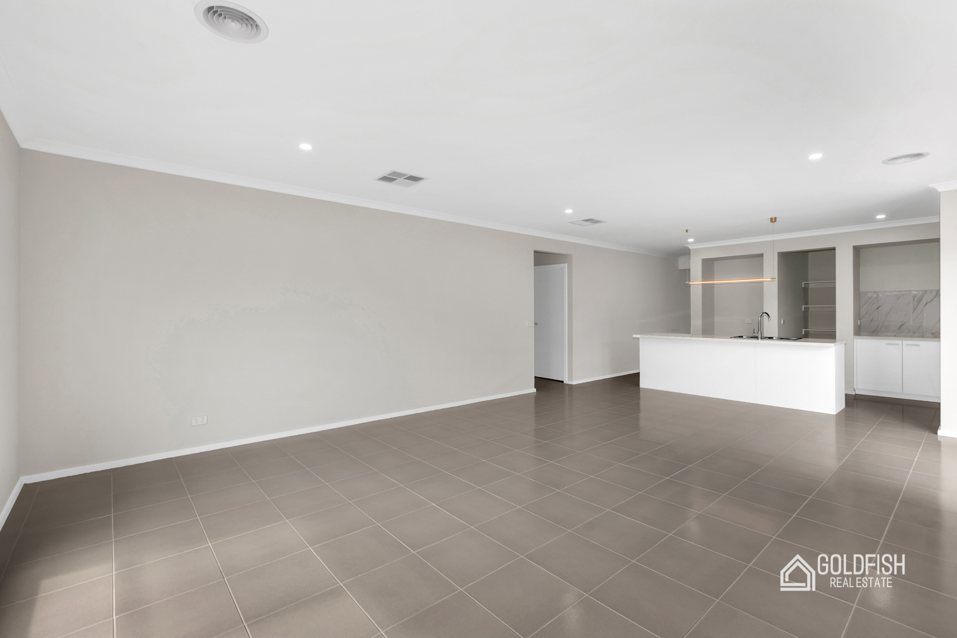 https://agentboxcdn.com.au/clients-data/8061/public_html/media/lt/1/1P0354/174235570412978316-rsd.jpg