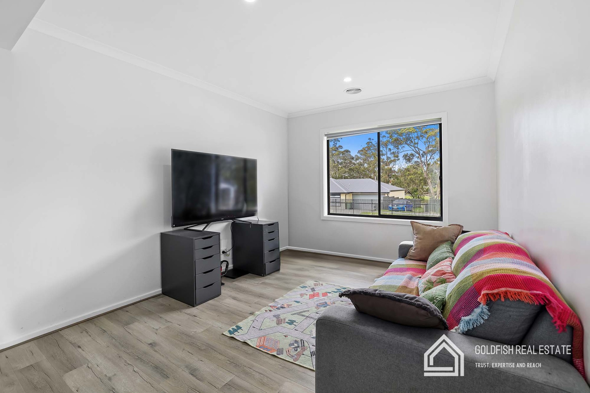 https://agentboxcdn.com.au/clients-data/8061/public_html/media/lt/1/1P0422/176109828005045140-rsd.jpg
