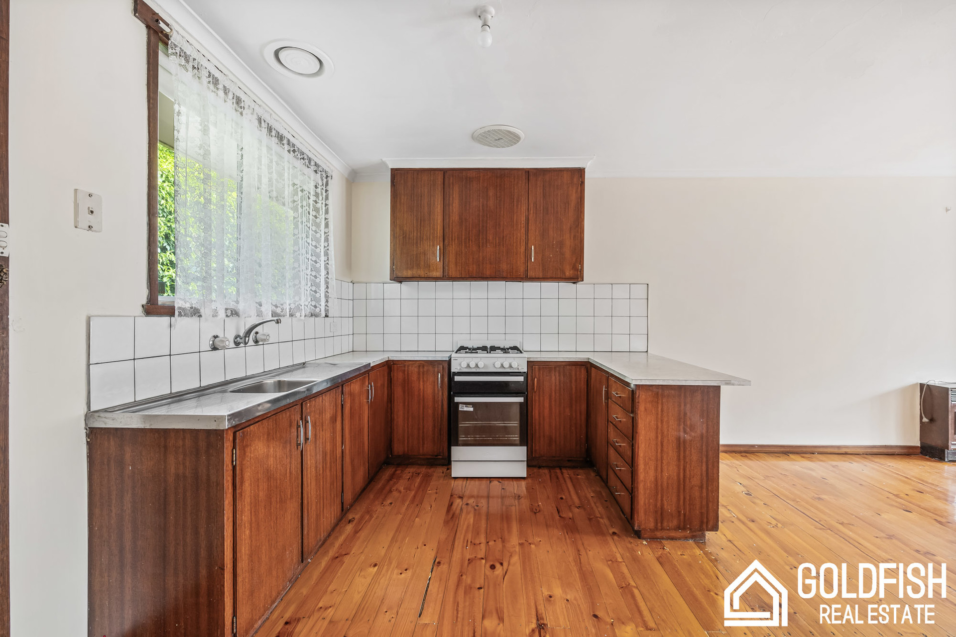 https://agentboxcdn.com.au/clients-data/8061/public_html/media/resrc/9/633/170174394873403818-rsd.jpg