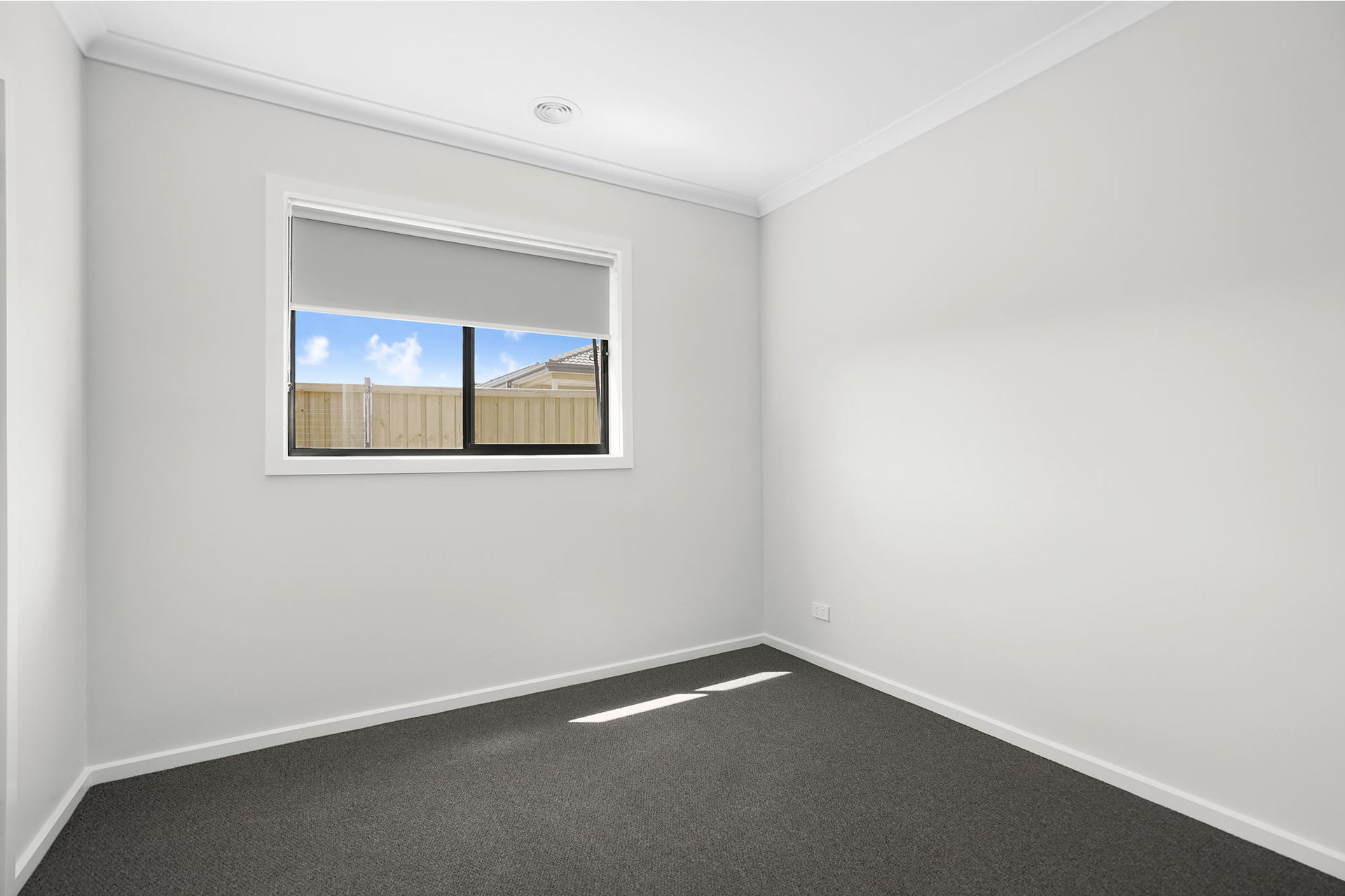 https://agentboxcdn.com.au/clients-data/8061/public_html/media/resrc/9/681/171101168503229368-rsd.jpg